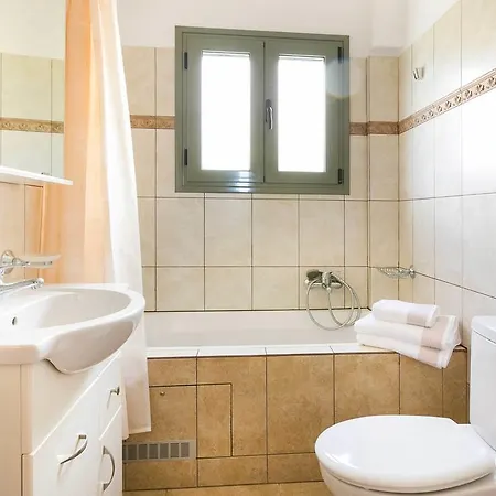 Sarlata Spacious Villa Metaxata